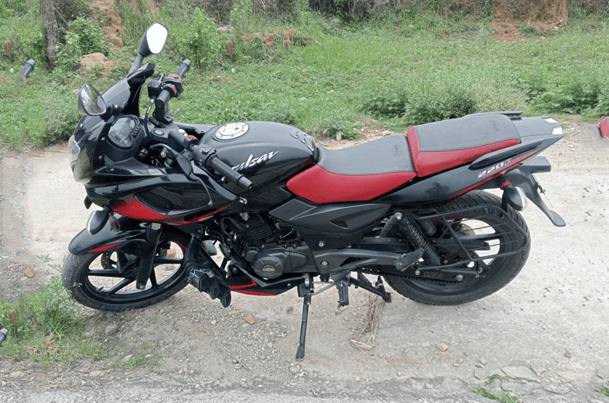 Bajaj Pulsar 220F